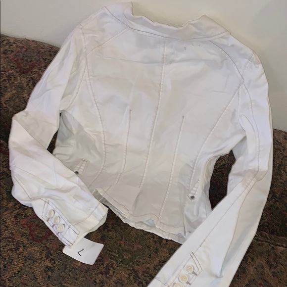 COPY - Jacket - Picture 3 of 3